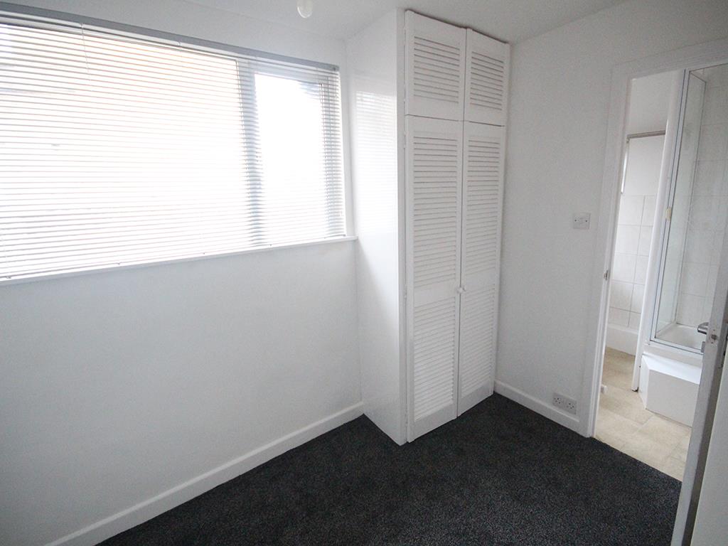 2 bedroom flat To Let in Earby - IMG_6191.jpg